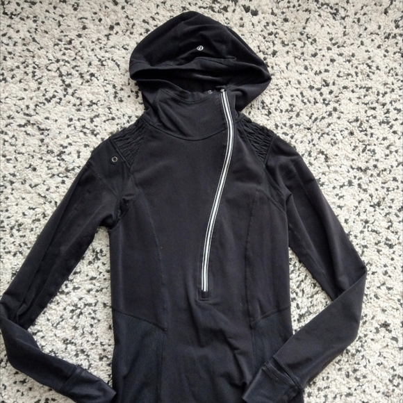 Lululemon Run for It Pullover size 6 - Picture 3 of 5